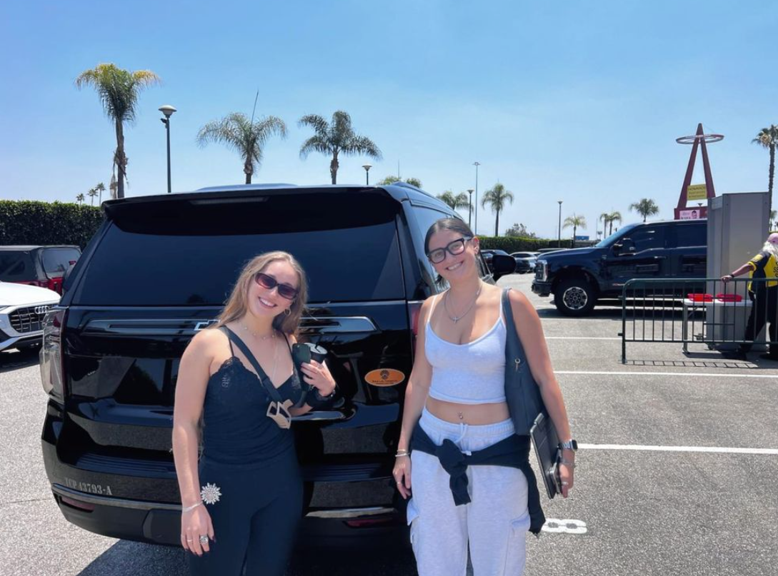 Black Lulu Transports — moment 5